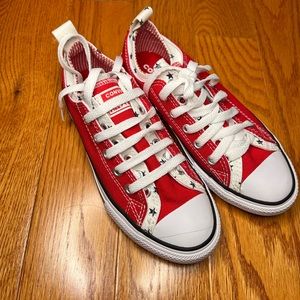 Converse All Star kids low top sneaker red with star size 2